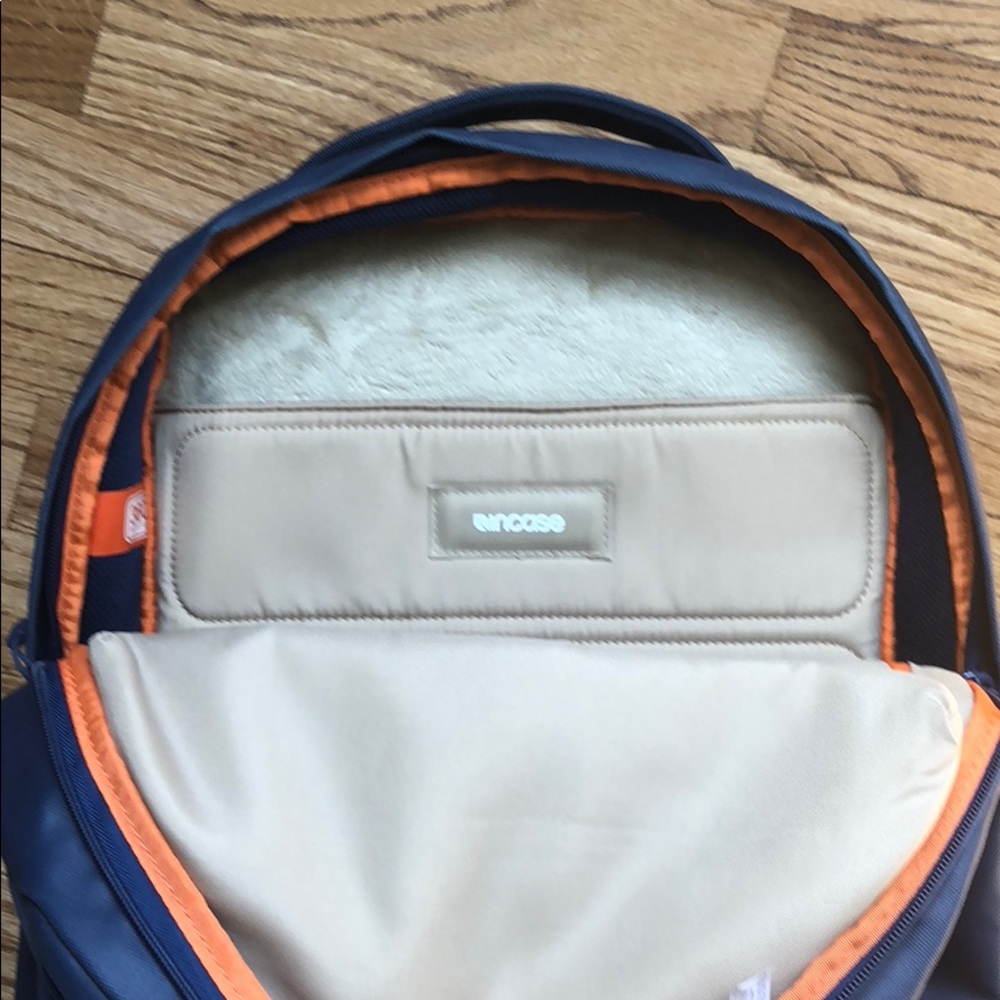 InCase City Compact Laptop Backpack - Picture 4 of 8